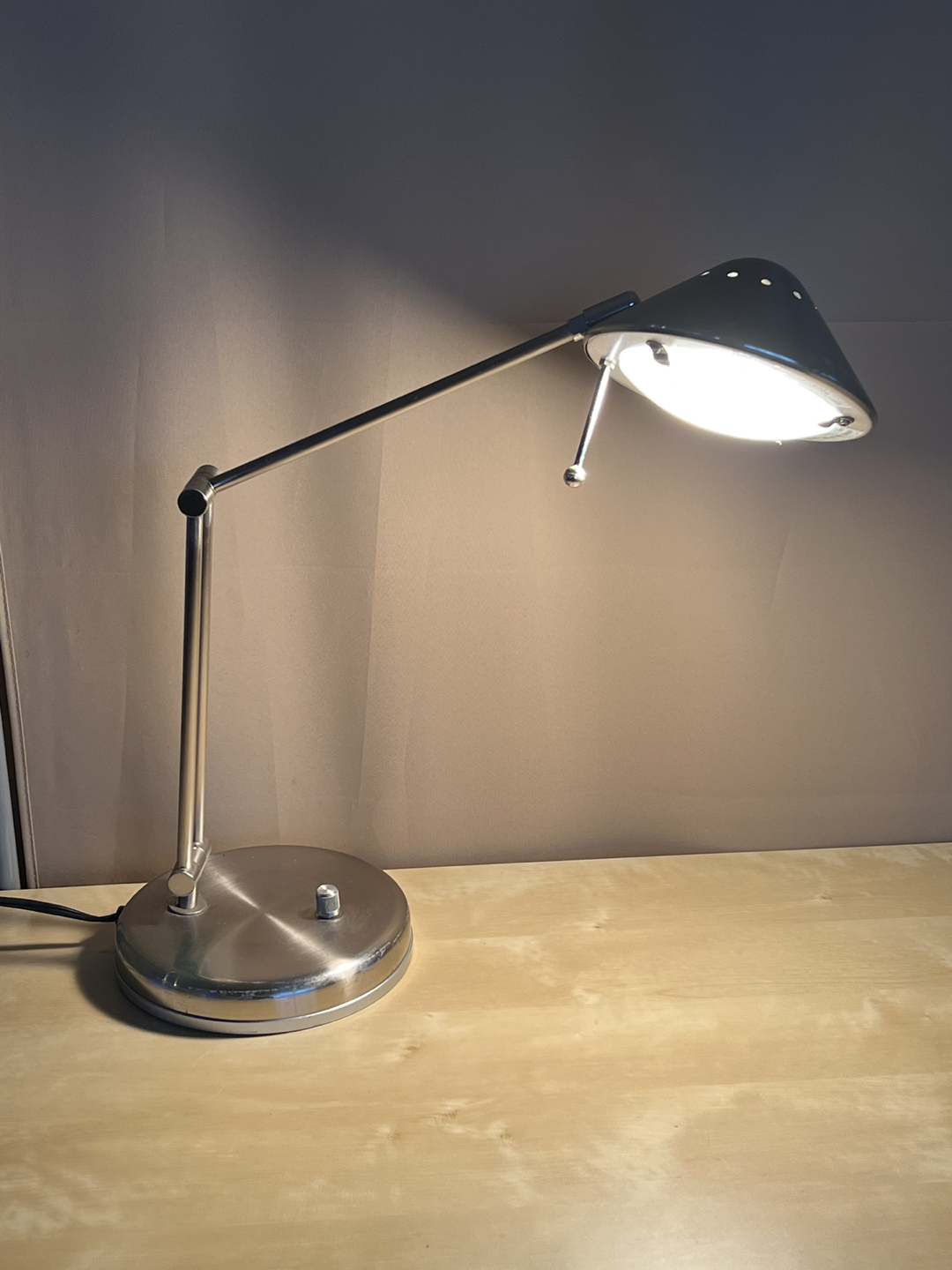 Desk Lamp (Adjustable) thumbnail
