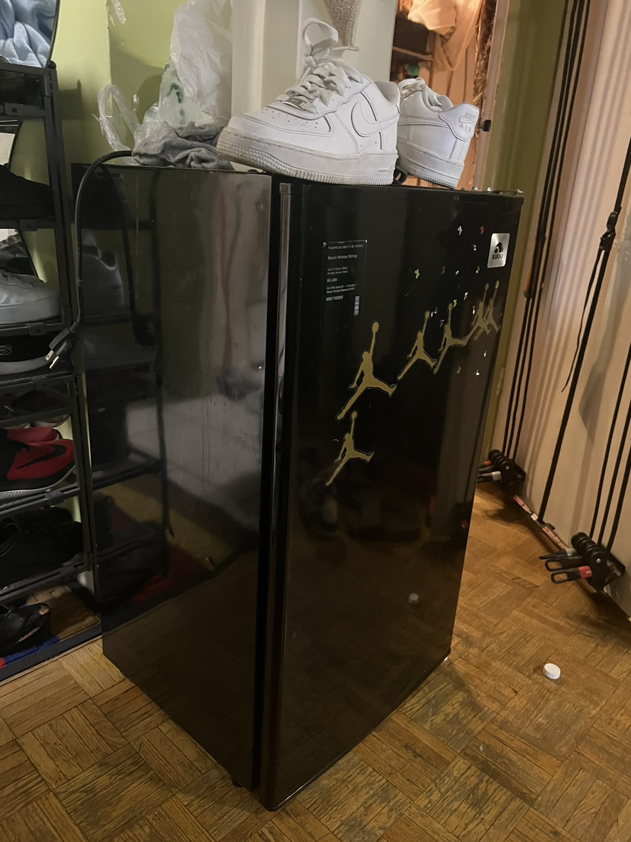 Mini fridge