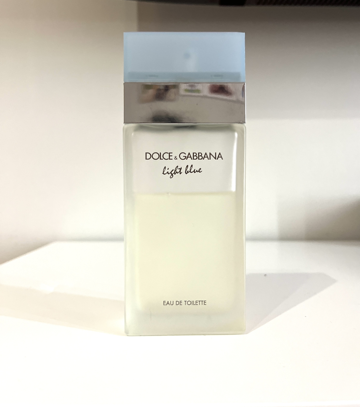 Dolce and Gabbana perfume thumbnail