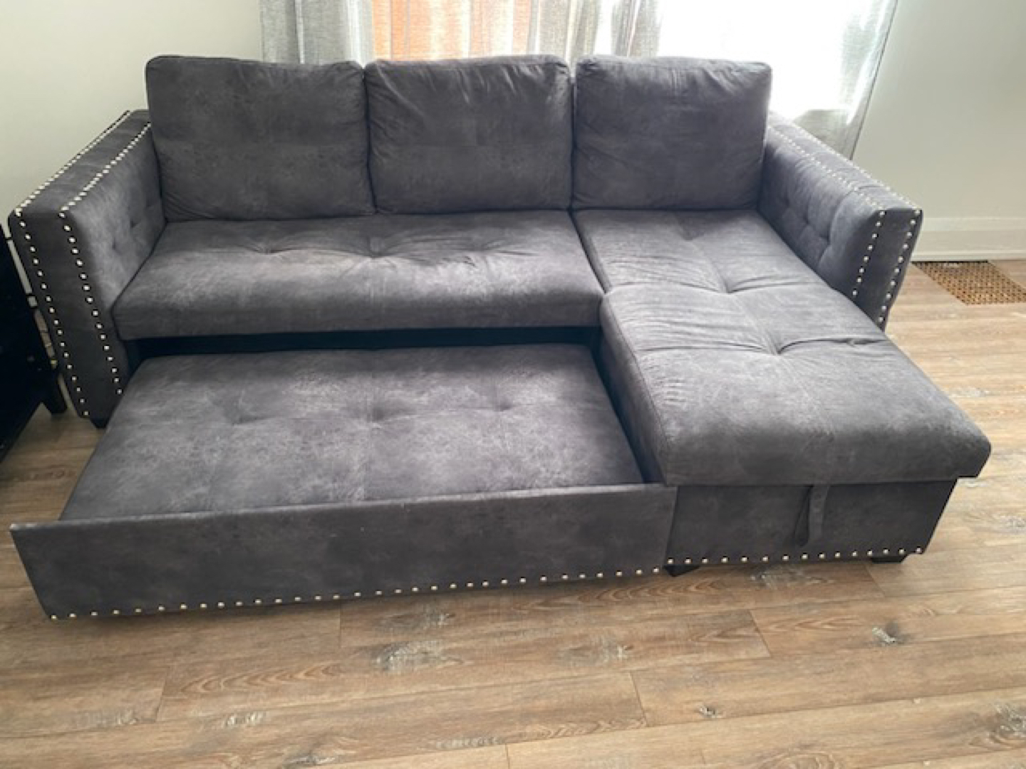 Velvet couch - photo 3