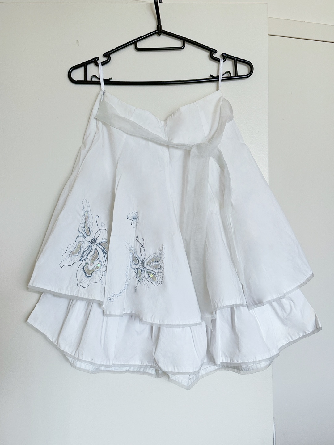 Fashion white butterfly embroidered skirt