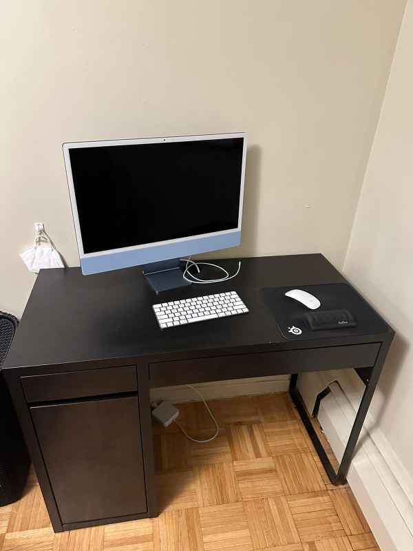 IKEA MICKE Desk + free delivery (in dt) thumbnail