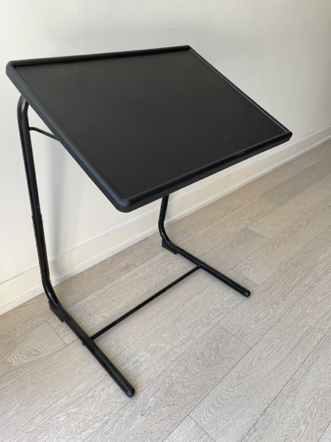 Drafting table adjustable thumbnail