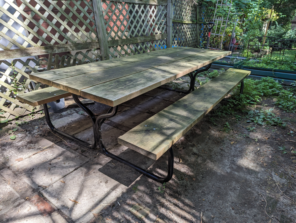 picnic table