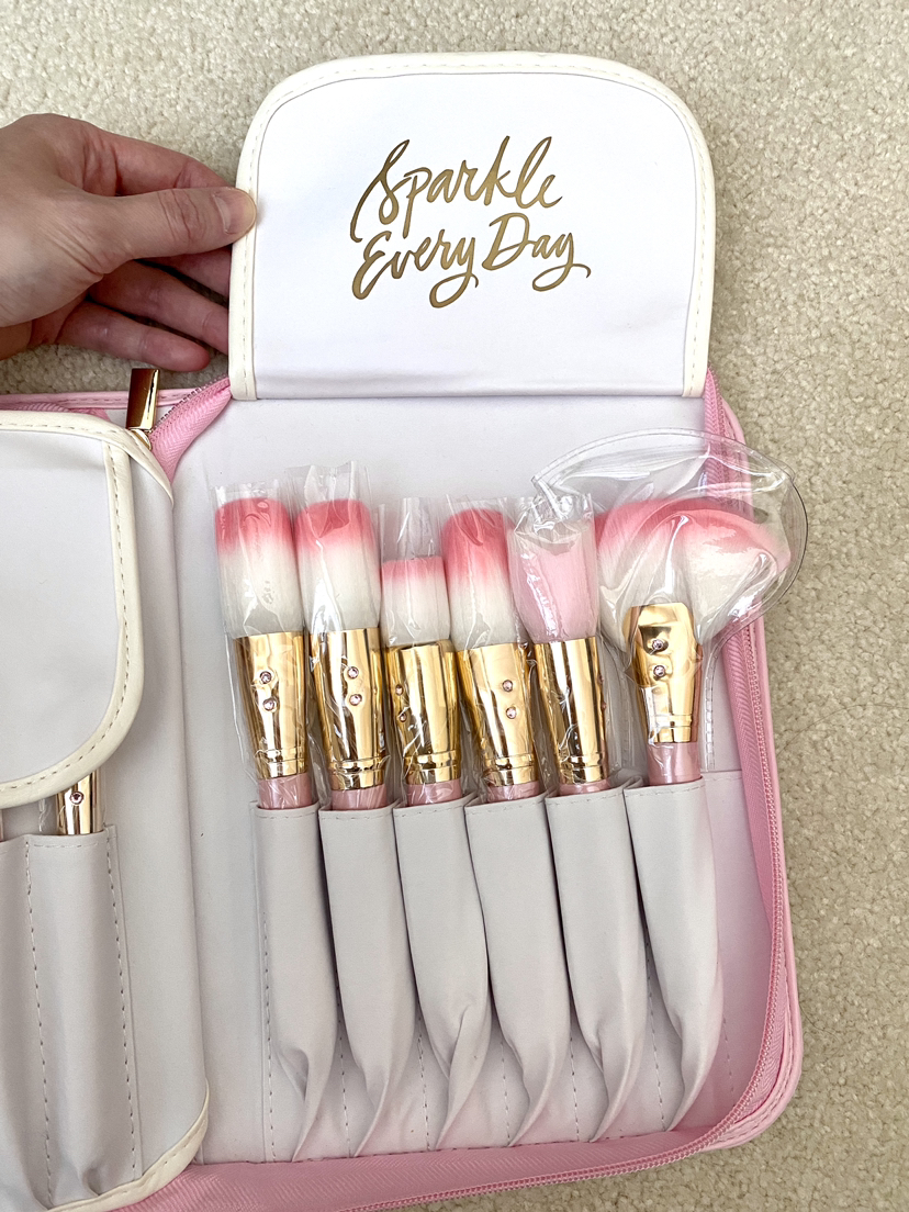 NEW Pink Glam Brush Book (very Barbie💕) image indicator(7)