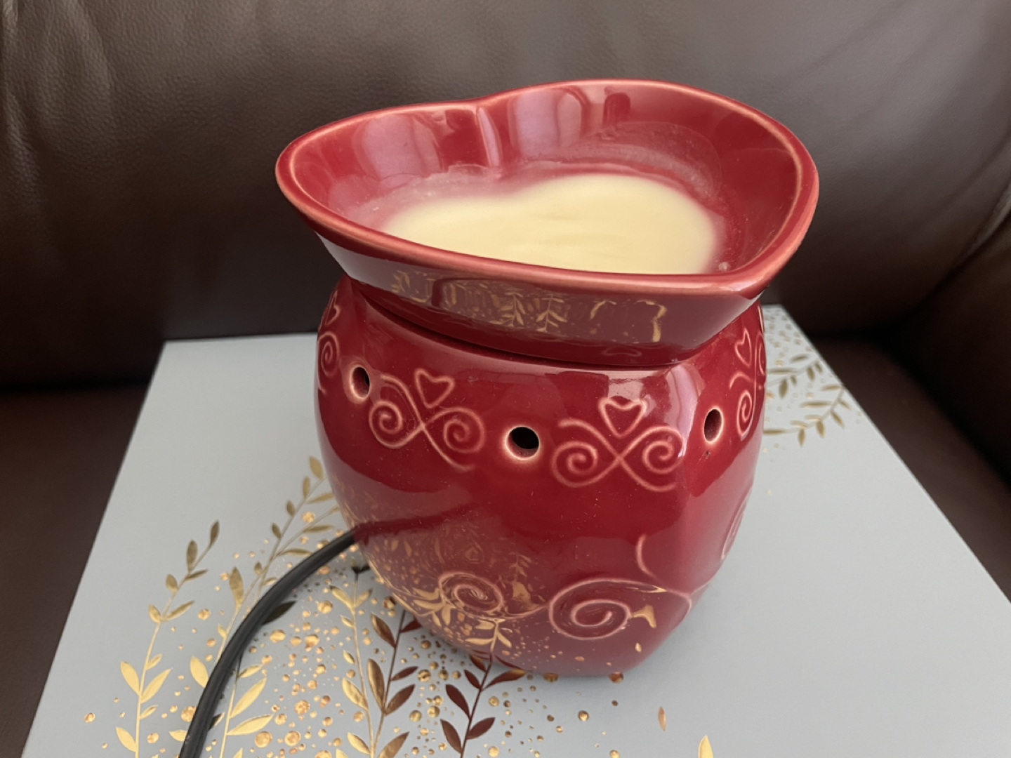 Scentsy wax warmer & wax thumbnail