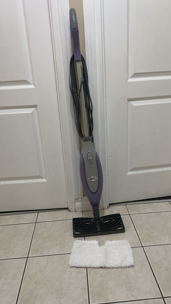 Shark Professional Steam mop With 1 Brand new mop pad - photo 3