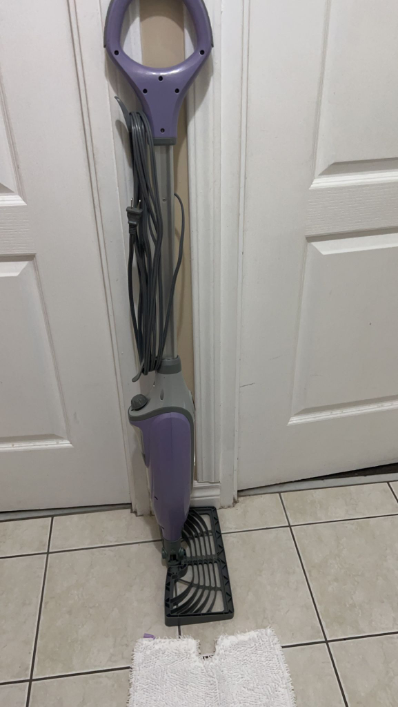 Shark Professional Steam mop With 1 Brand new mop pad - photo 5
