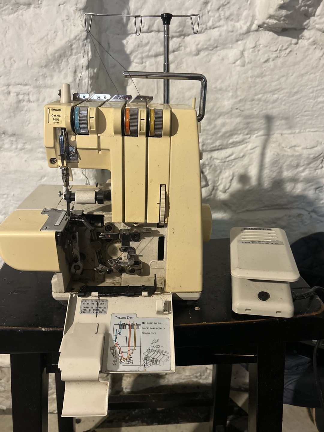 SINGER Ultralock 14U52A Overlock Sewing Machine 3 Thread SERGER - photo 2