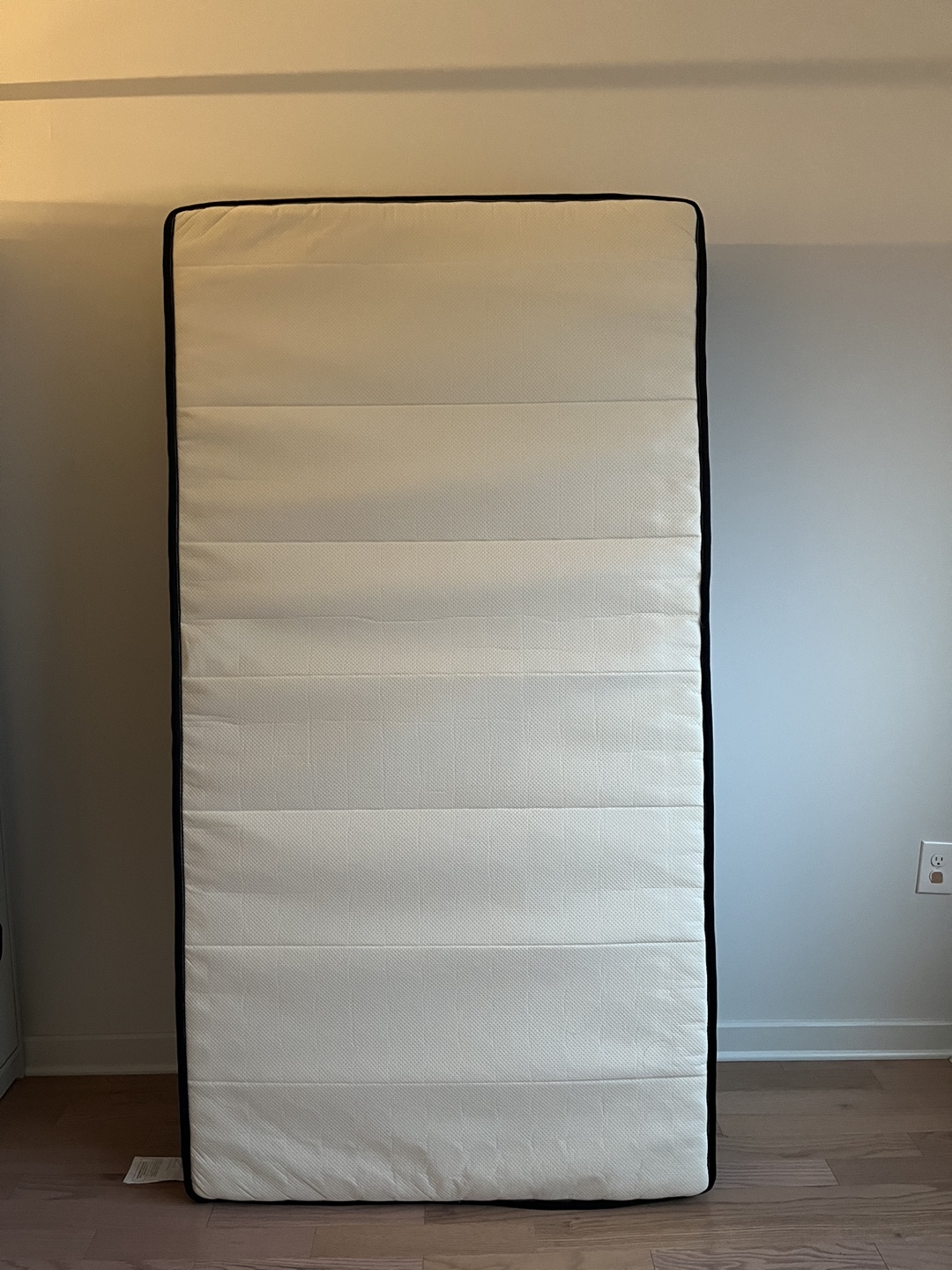 Zinus twin size mattress👍(~8/29) - photo 2