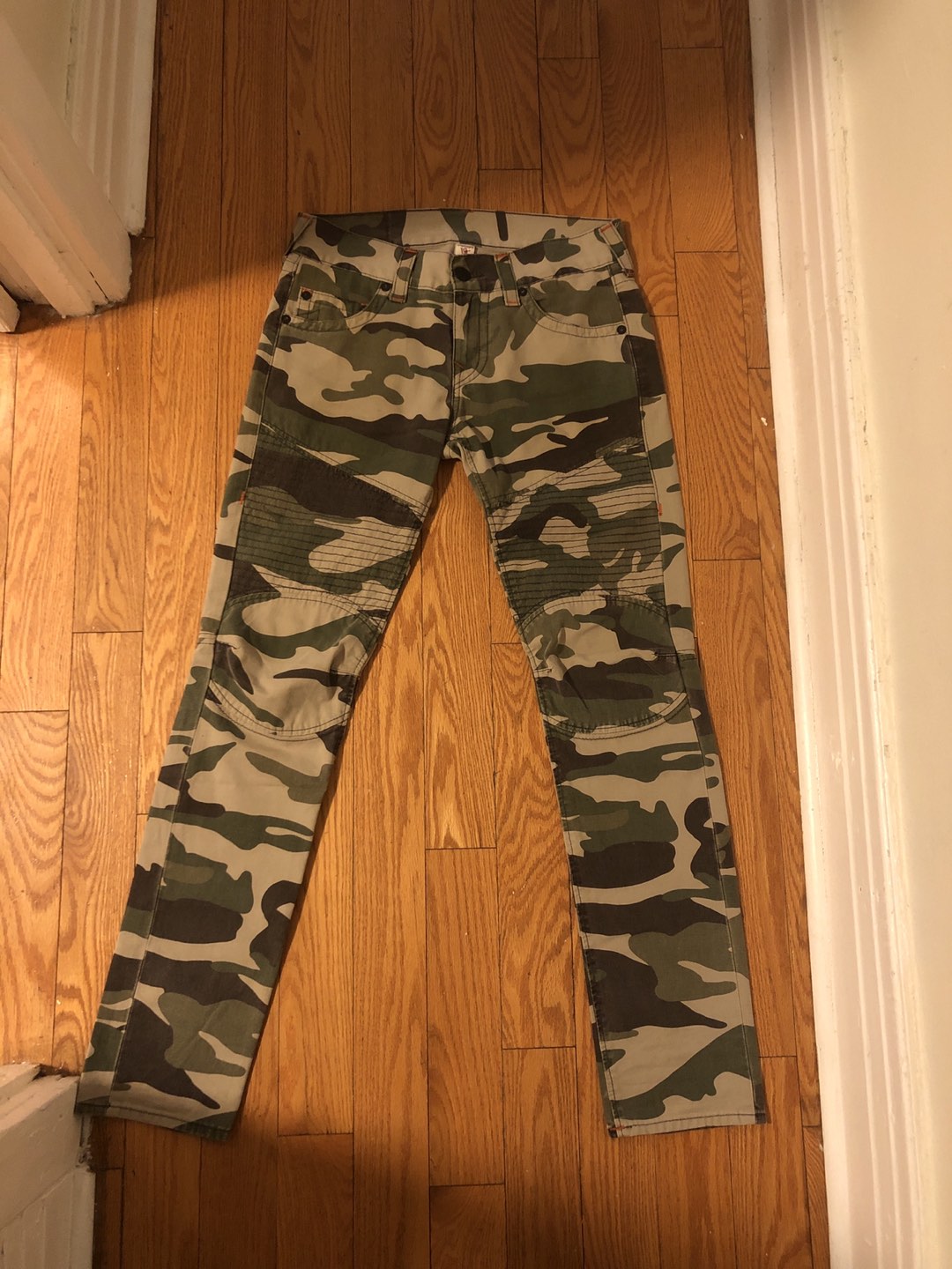True Religion men’s jeans thumbnail