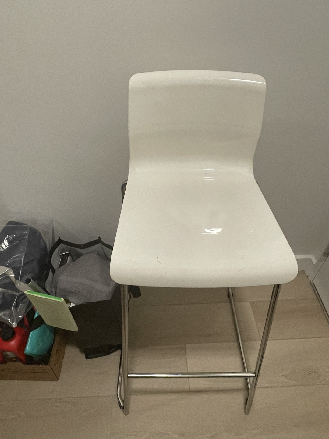 White stool