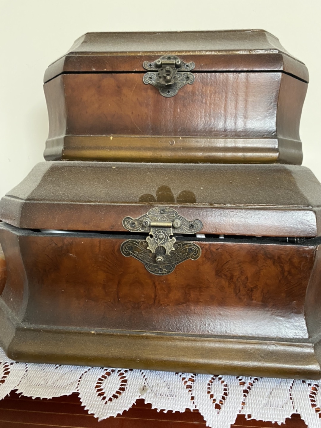 Wood chests X2