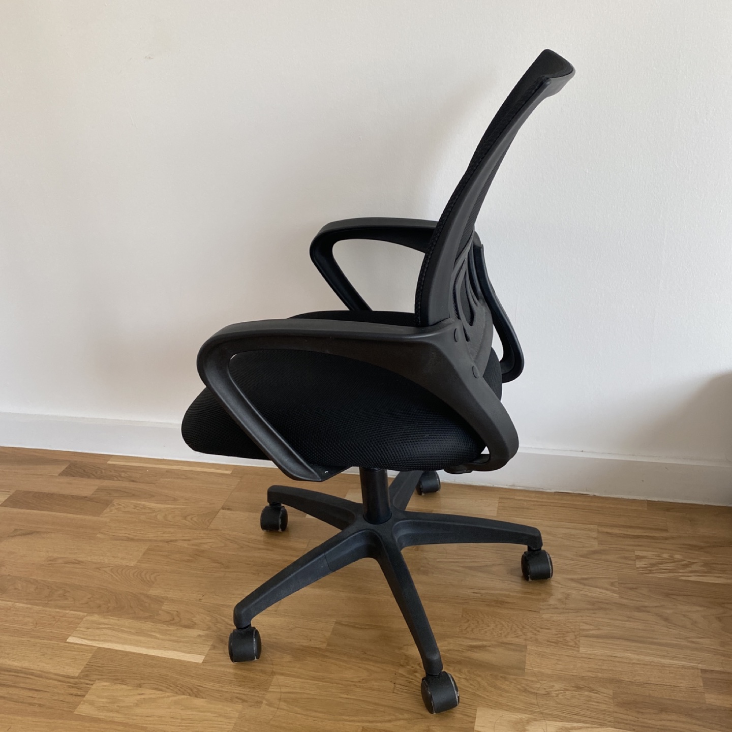 office chair - photo 2