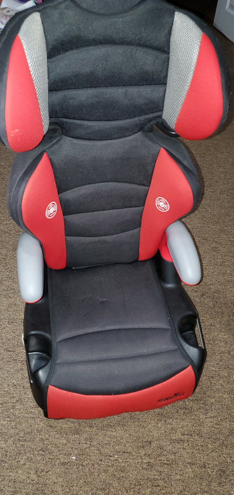 "Evenflo" child car booster seat. - photo 3