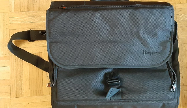 IT Luggage briefcase thumbnail
