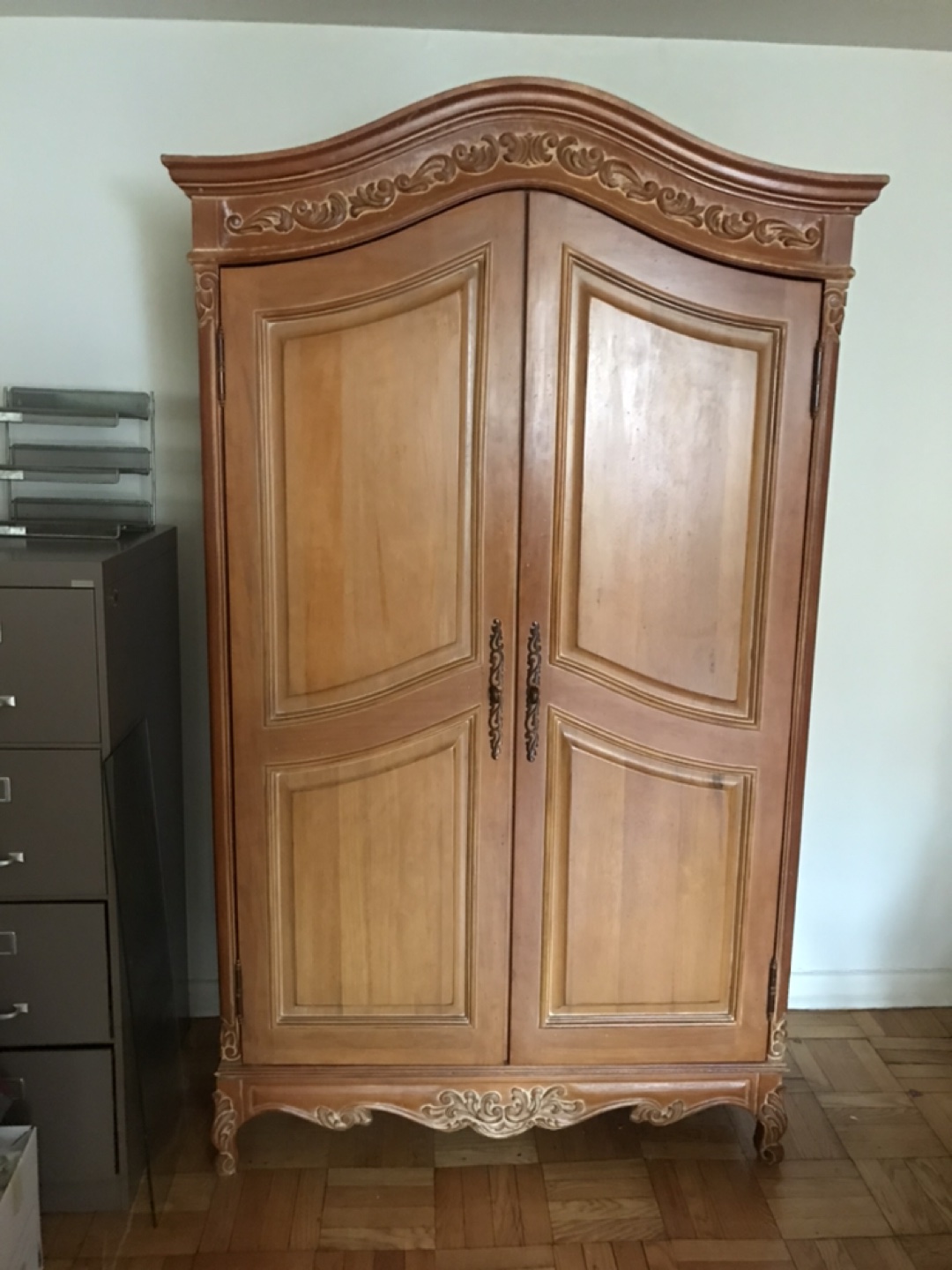 Moving out sale - Armoire