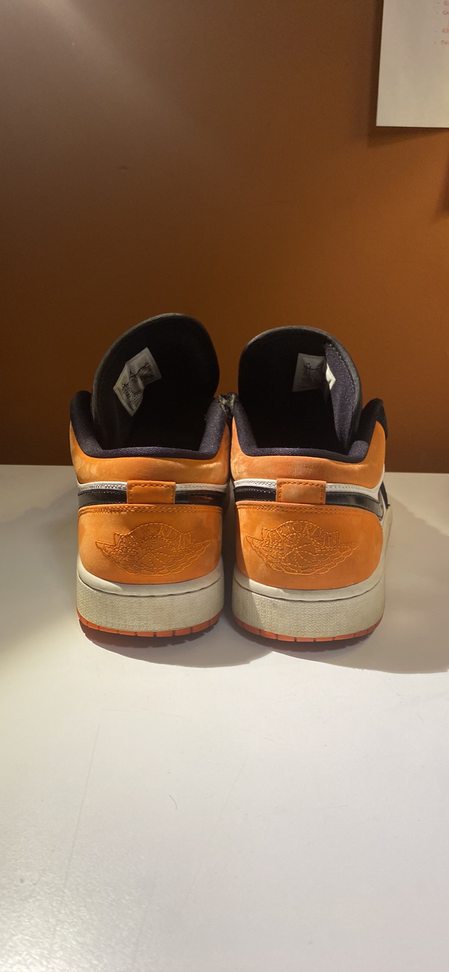 Nike Air Jordan 1 Low Shattered Backbord - photo 3