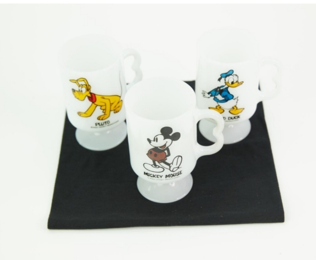 Vintage 1960's Disney Character Milk Glass Pedestal mugs. - photo 3