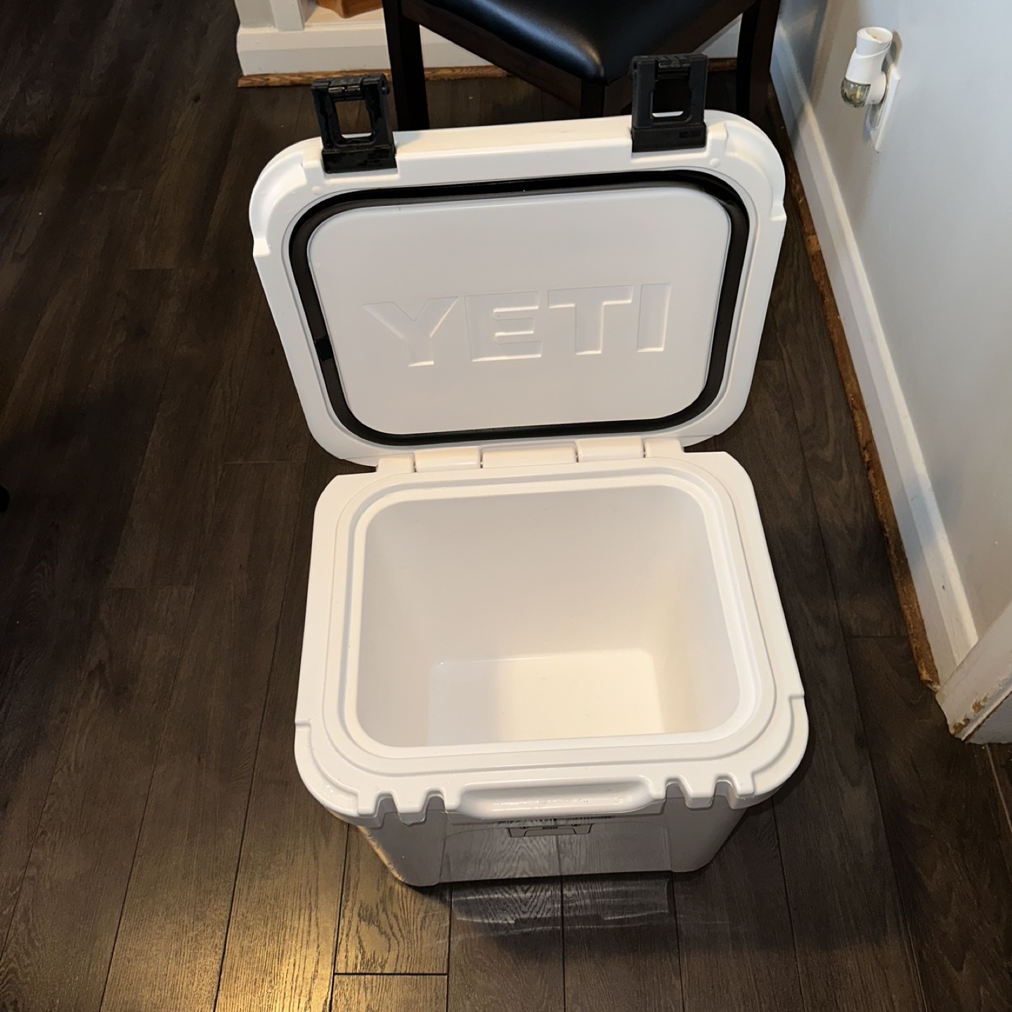 Yeti Roadie 24 Hard Cooler - photo 2