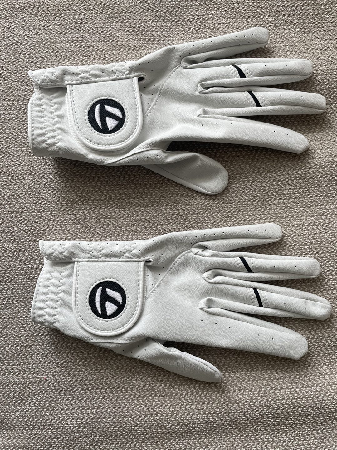 Open box new s-small left hand Taylormade golf glove