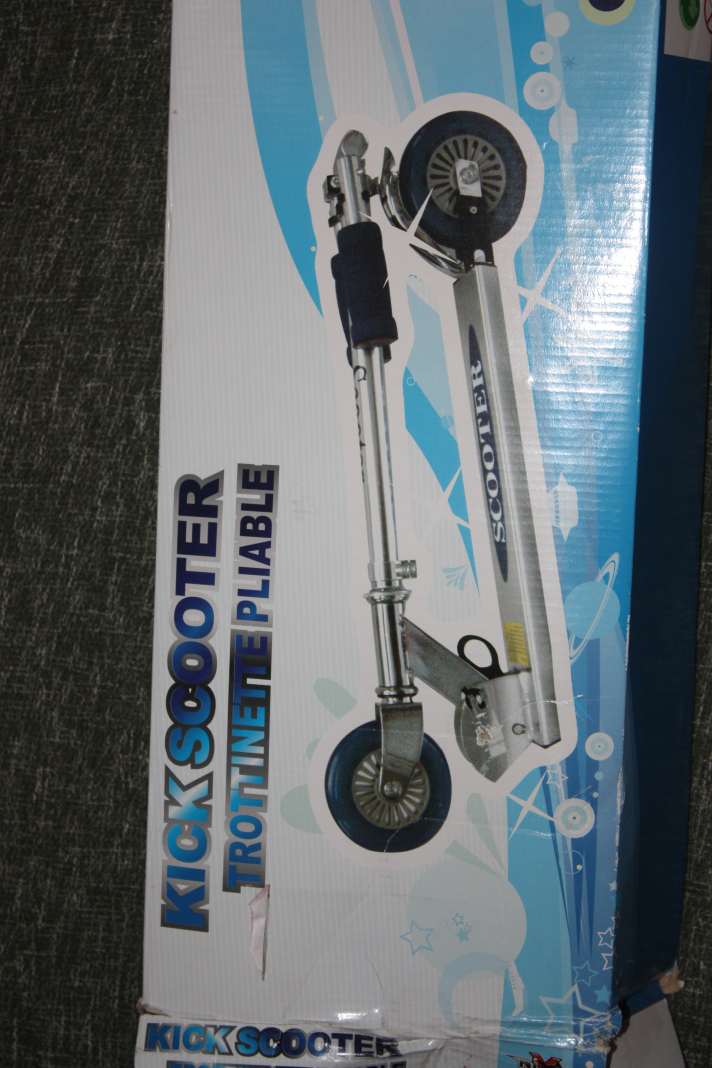Folding kick scooter $40 obo thumbnail