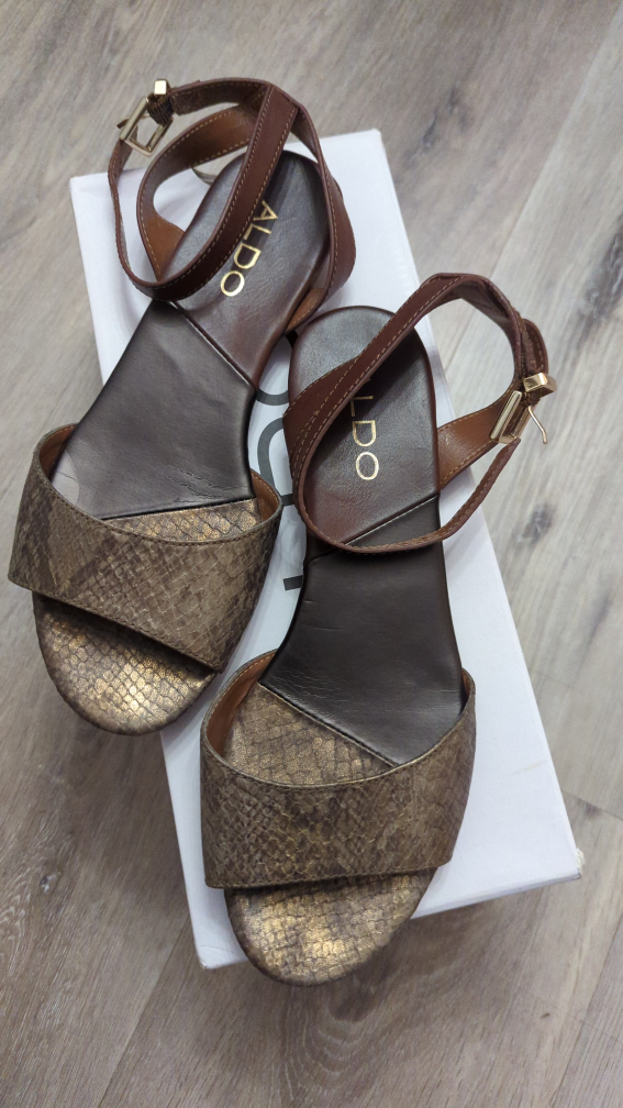 Aldo Sandals - Size US 36 - photo 2