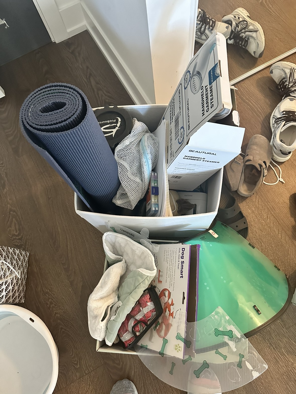 Free clothing/ bed sheets (some are new), pick up now!