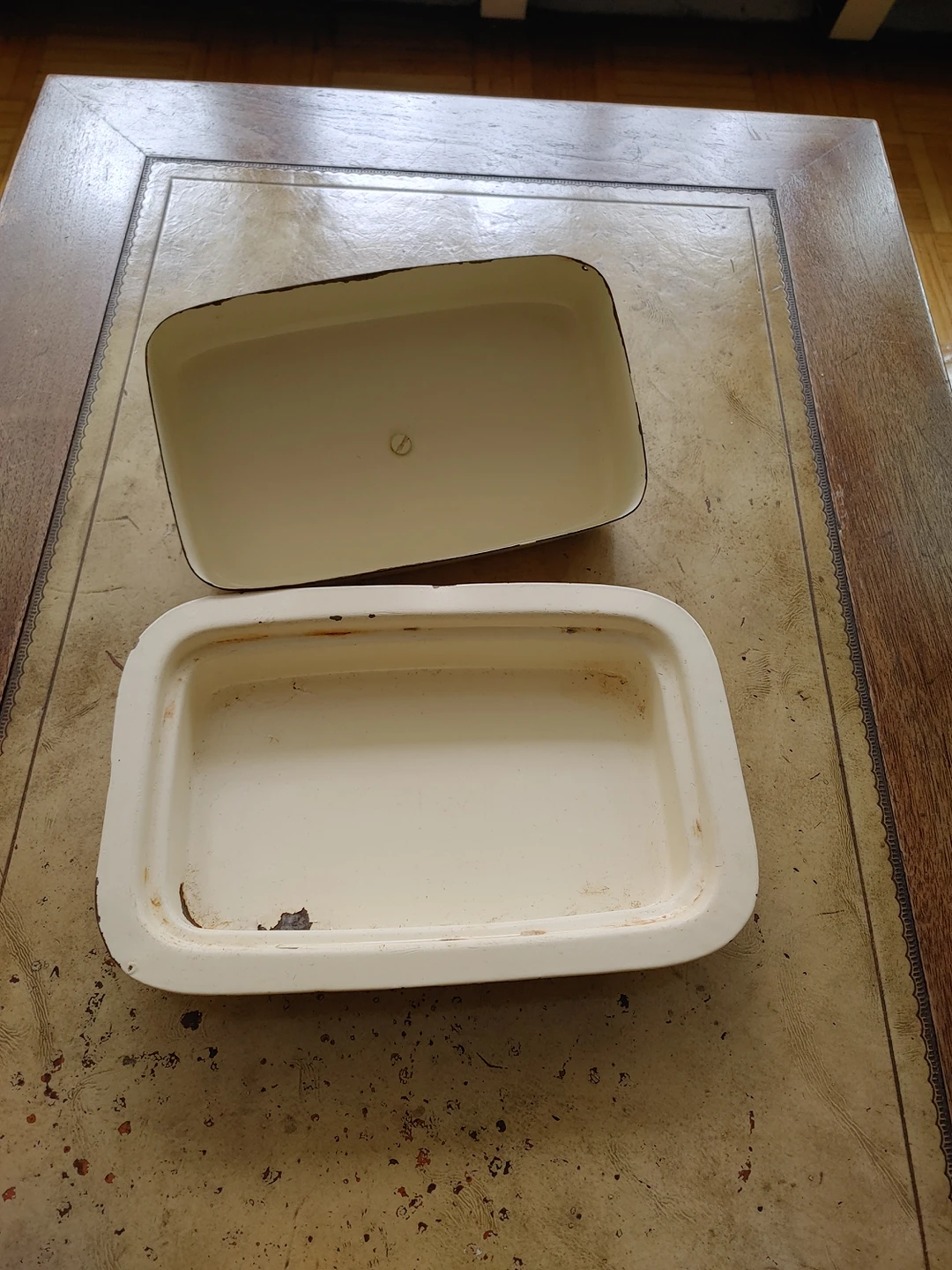 Enamel Butter Dish Antique image indicator(2)