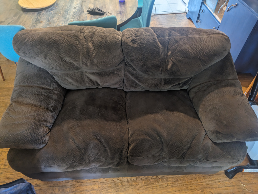Couch /Loveseat - photo 3
