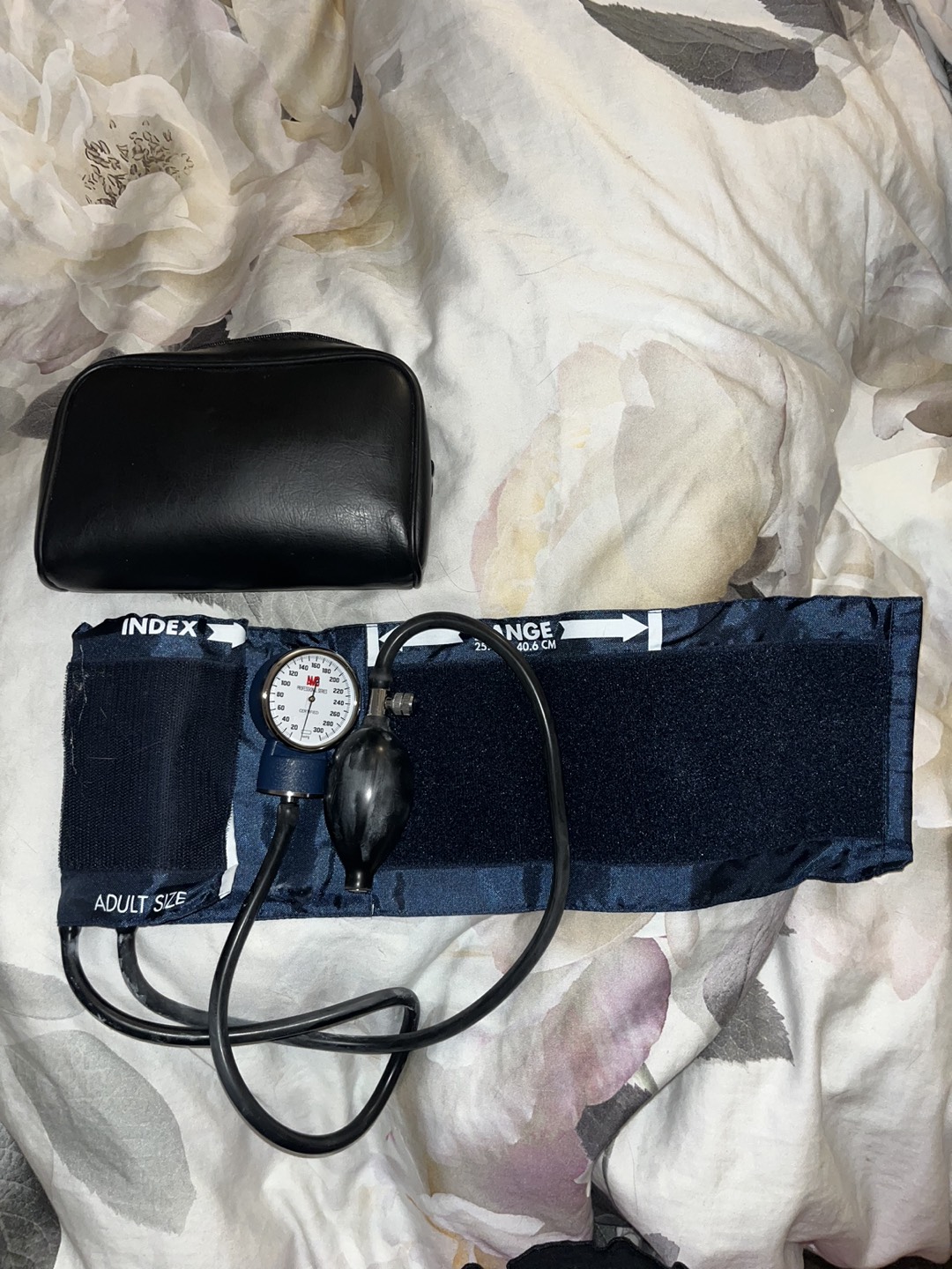 Like new manual BP cuff thumbnail