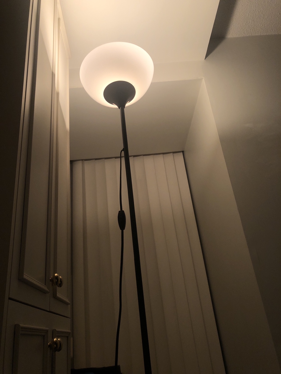 Ikea floor lamp + 5 light bulbs - photo 2
