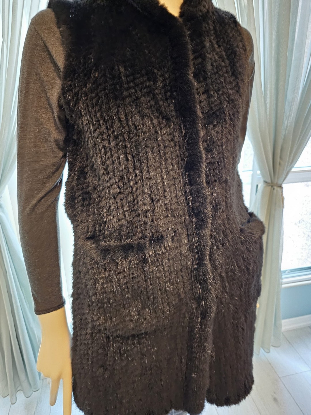 Knitted Mink Black Vest image indicator(2)