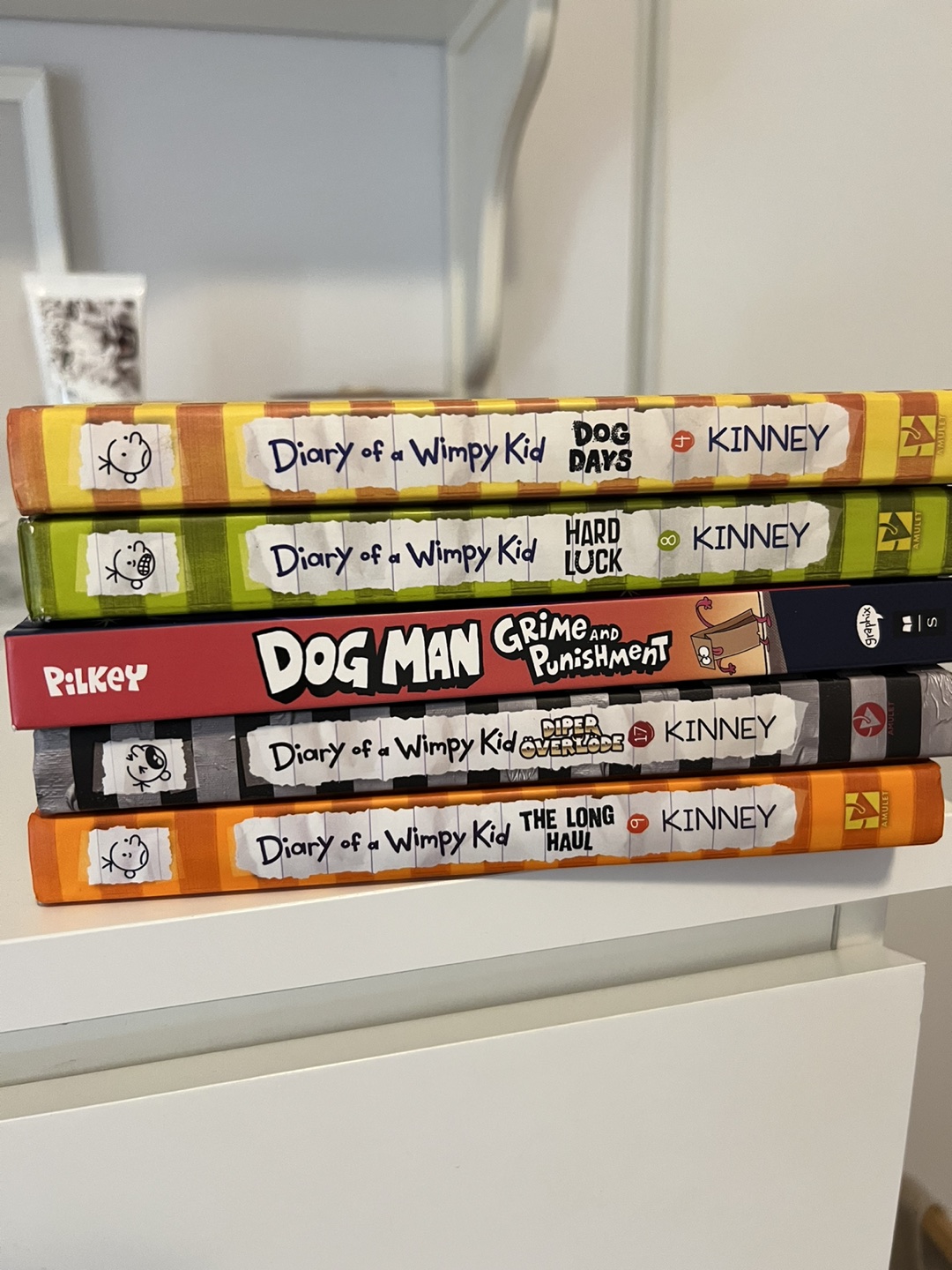 Diary of a Wimpy Kid ( 5 books) image indicator(2)