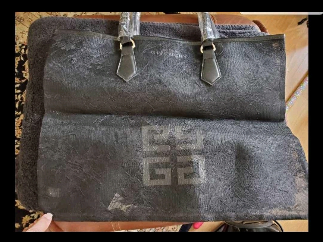 BN GIVENCHY PERFUME TOTE BAG.. image indicator(3)