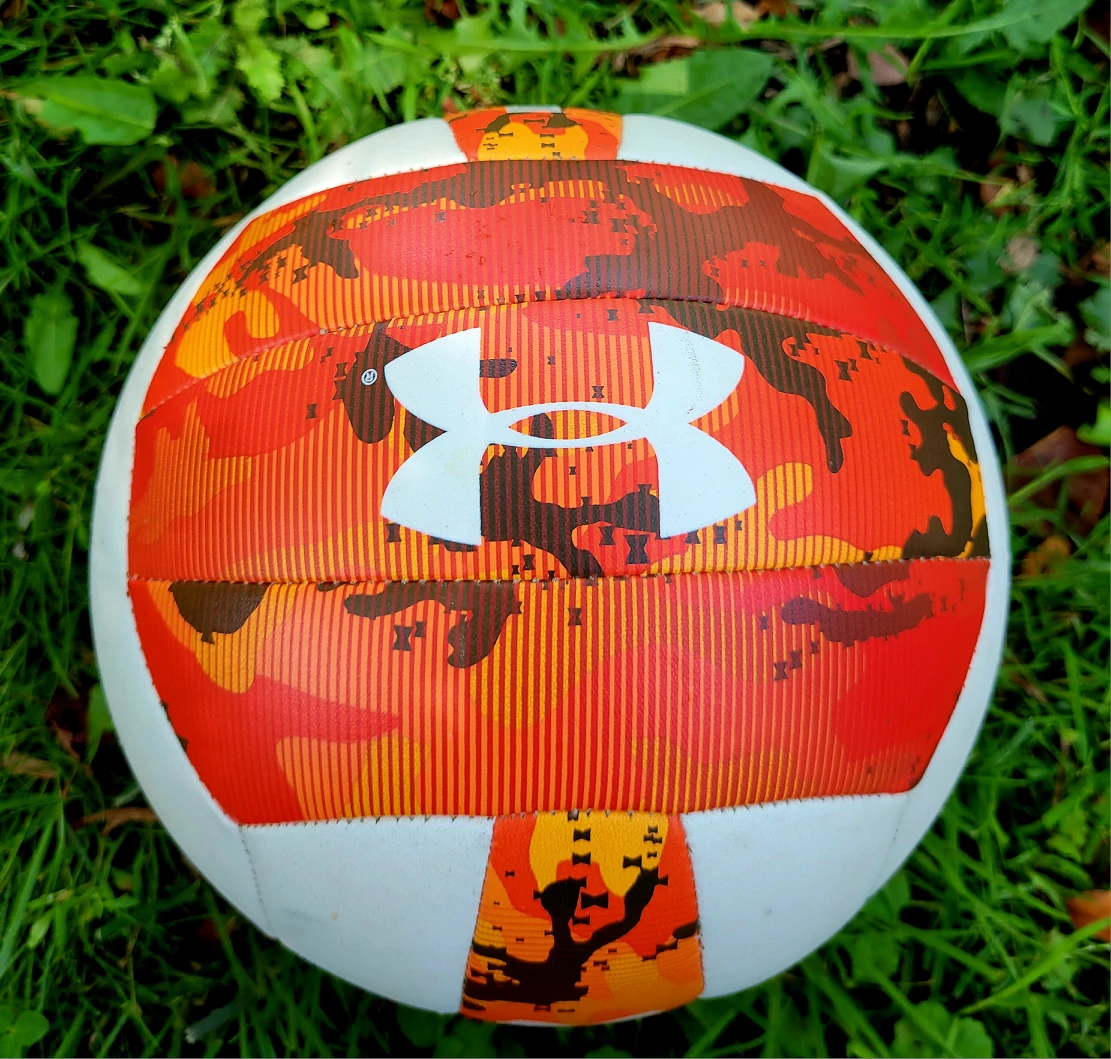 Under Armour Sz 5 Volley Ball