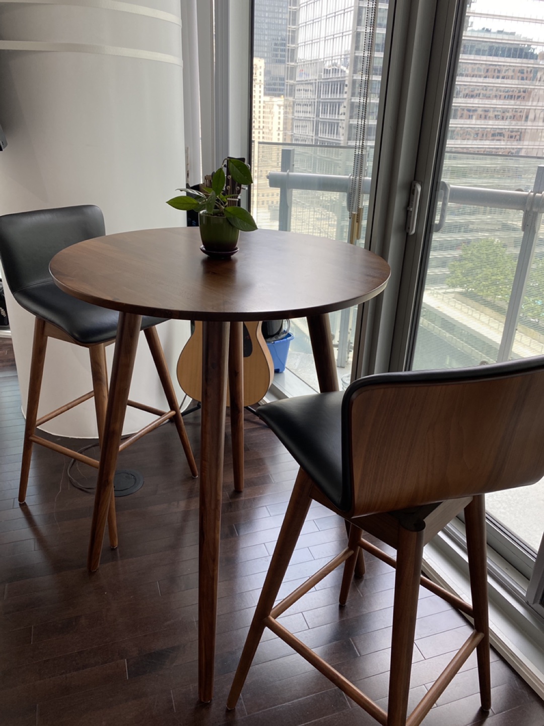 ARTICLE bar table + 2 chair dining set