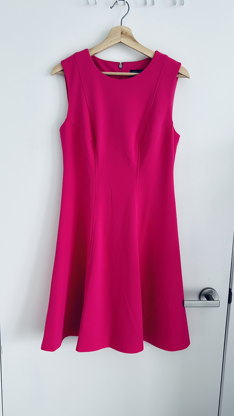 Pink dress Tommy size 8 - never used image indicator(4)