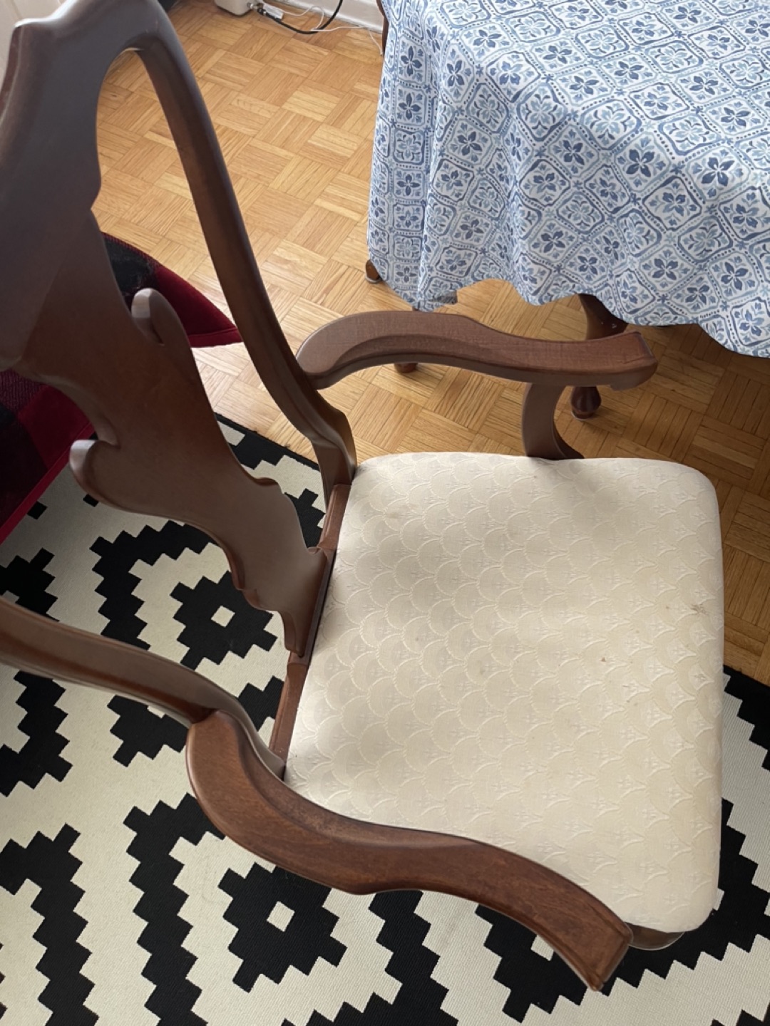 Dining table - photo 4