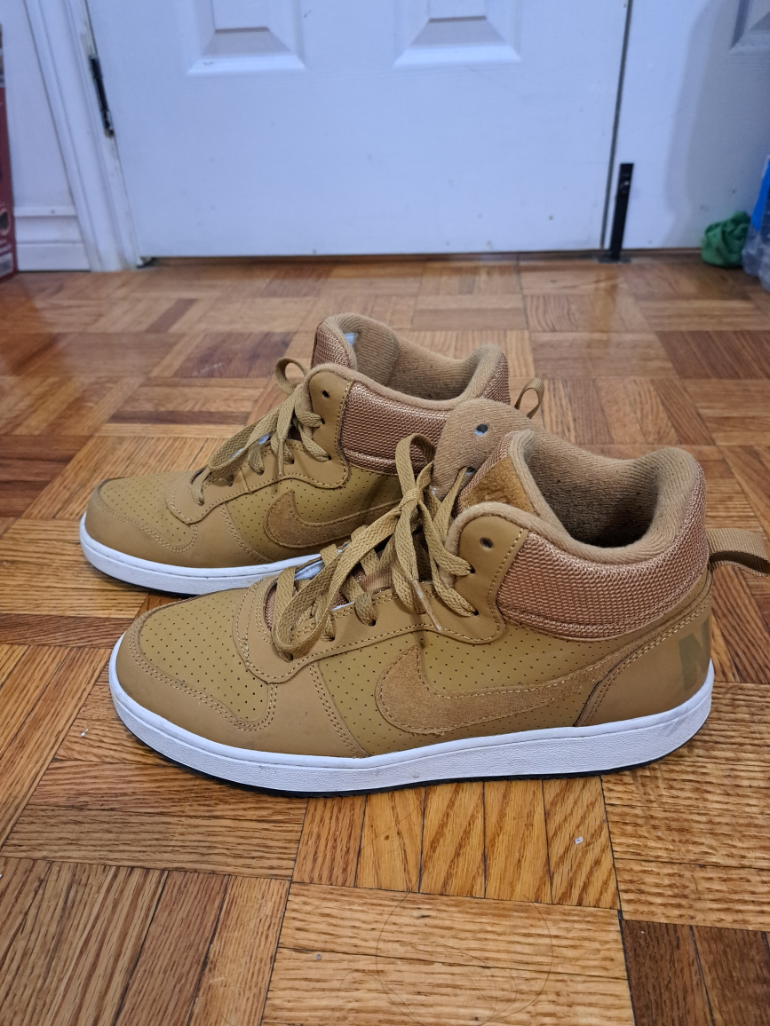 Nike shoes thumbnail