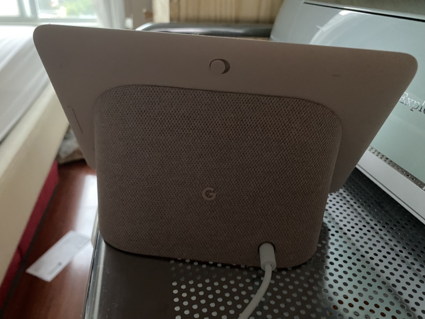 First generation Google Nest Hub image indicator(4)
