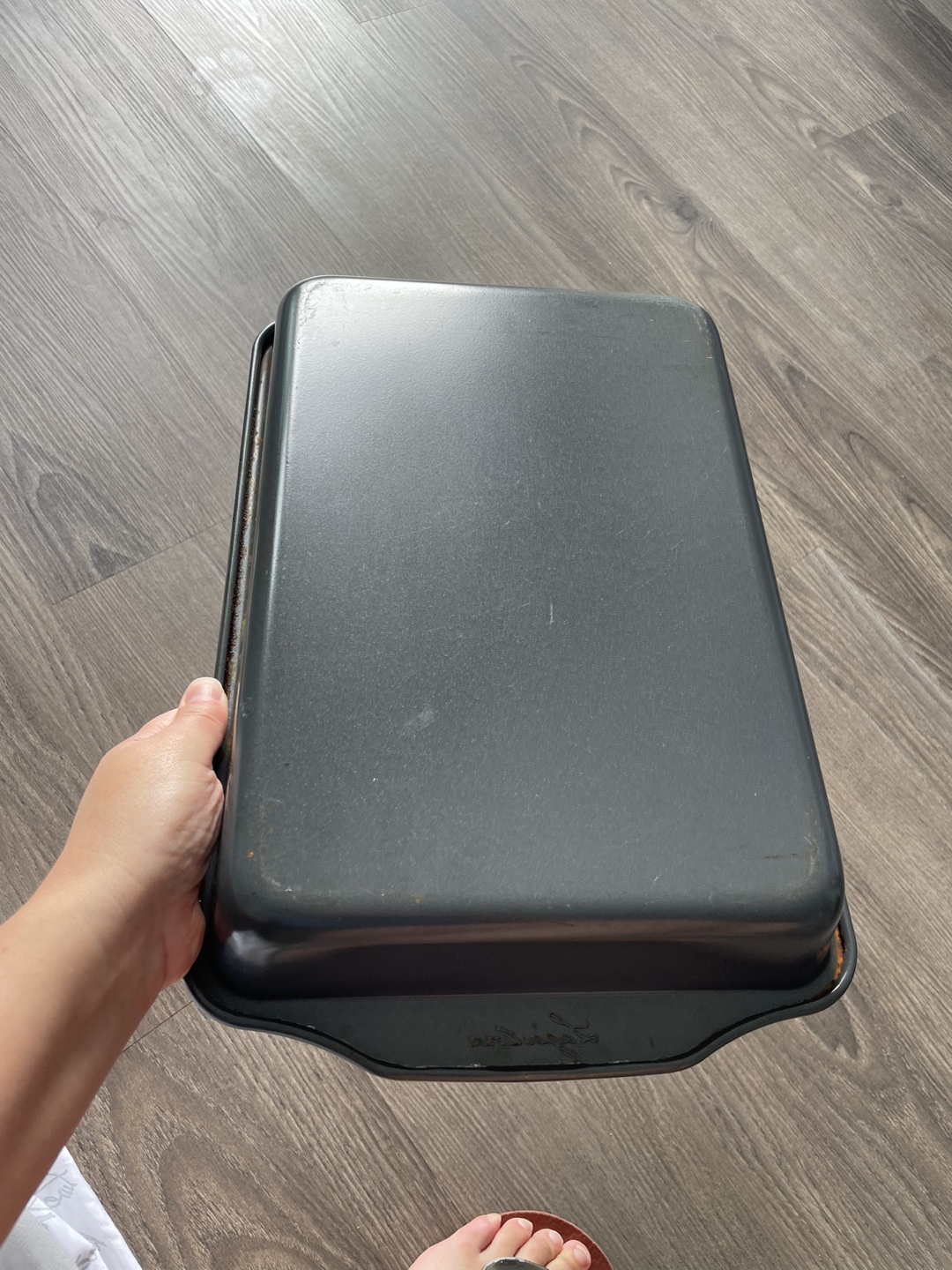 Kitchen Stuff 2 Pans and 1 Large Pot + Baking  + Utensils image indicator(8)