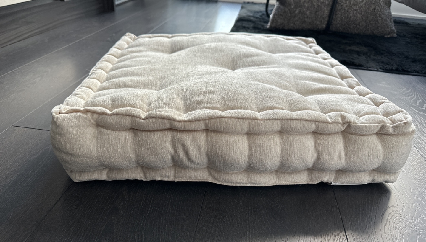 Beige cushion image indicator(2)