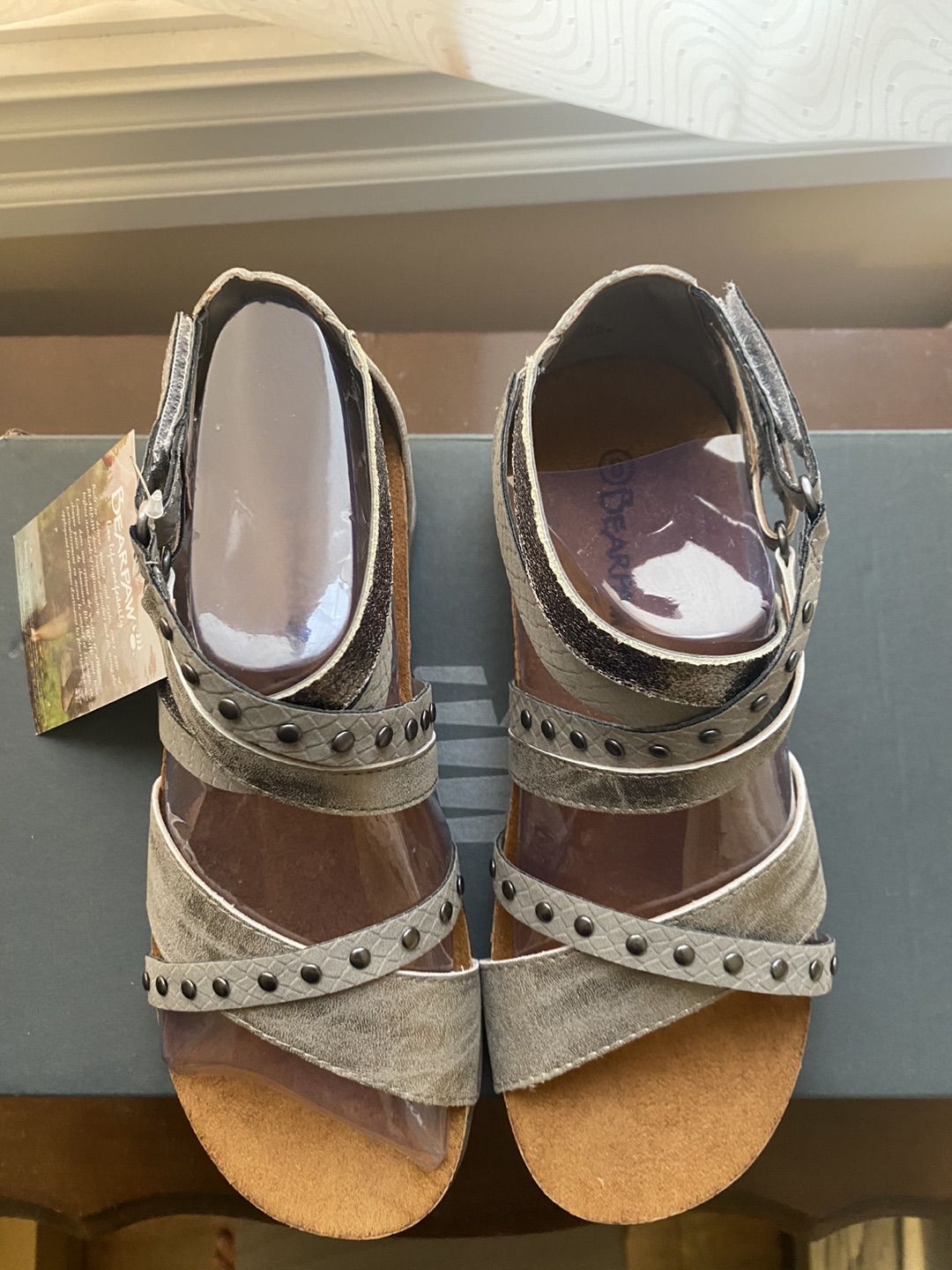 Bearpaw Sandals Size 6 NEW with Box thumbnail