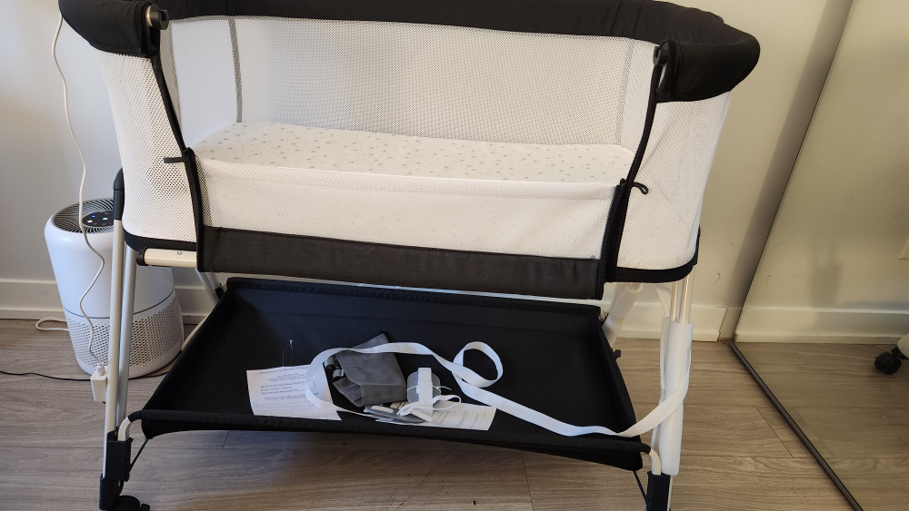 Bassinet for sale thumbnail