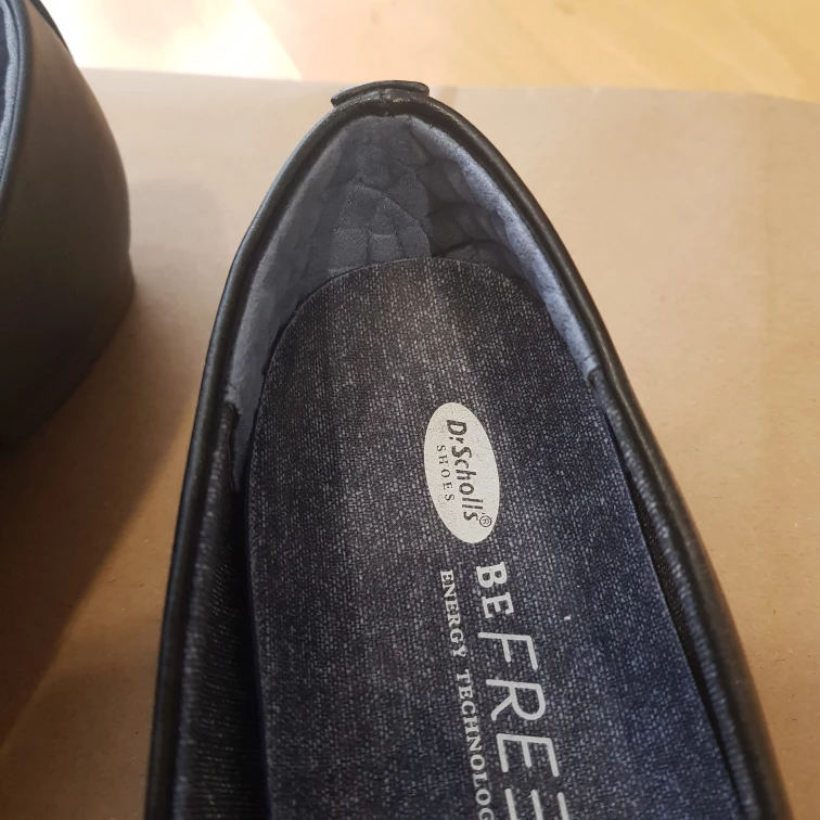 dr. scholl black leather flats image indicator(4)