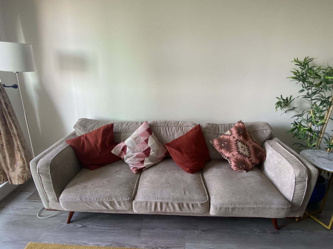 Selling our Sofa - photo 2