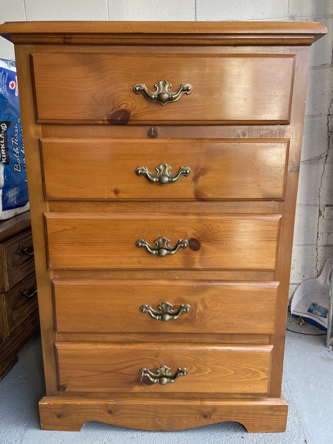 Dresser thumbnail