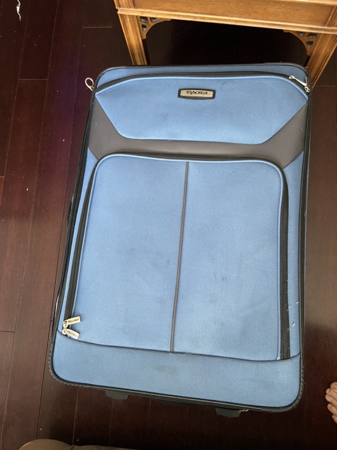Tracker Rolling Luggage - blue