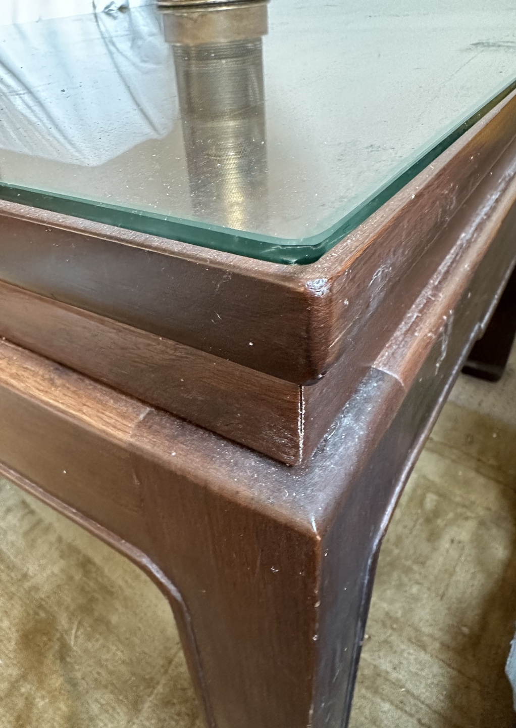 Vintage Solid Wooden Corner Table image indicator(2)